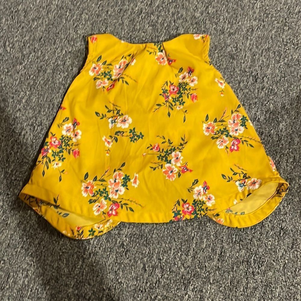𝅺NO brand 2 t tank top with open back